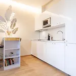 Square Apartment *